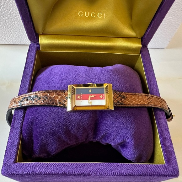 Gucci G-frame rectangular Yellow Gold mother or pearl watch, python band21mm - Picture 3 of 4